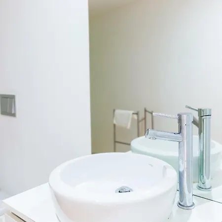 Aposentus -romantic Mezzanine With A Balcony Apartment Porto